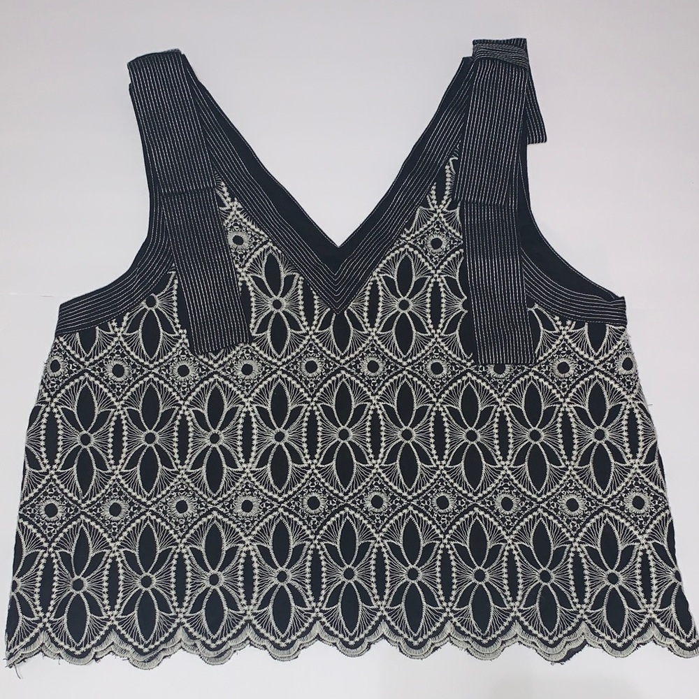 Entro Black and Cream Lace Crop Top